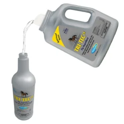 Tri Tec 14 Fly Spray -Ovatio Horse Shop 10720 pouring