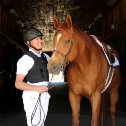 Tipperary Ride-Lite Vest -Ovatio Horse Shop 16230 black lifestyle 4