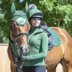 LeMieux Loire Classic Close Contact Square Saddle Pad -Ovatio Horse Shop 33261 hunter lifestyle 3