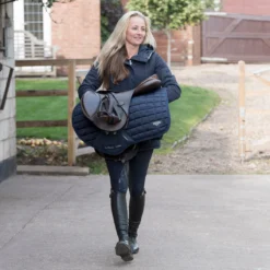 LeMieux Loire Classic Close Contact Square Saddle Pad -Ovatio Horse Shop 33261 navy lifestyle 1