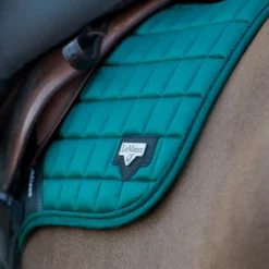 LeMieux Loire Classic Close Contact Square Saddle Pad -Ovatio Horse Shop 33261 peacock lifestyle 2