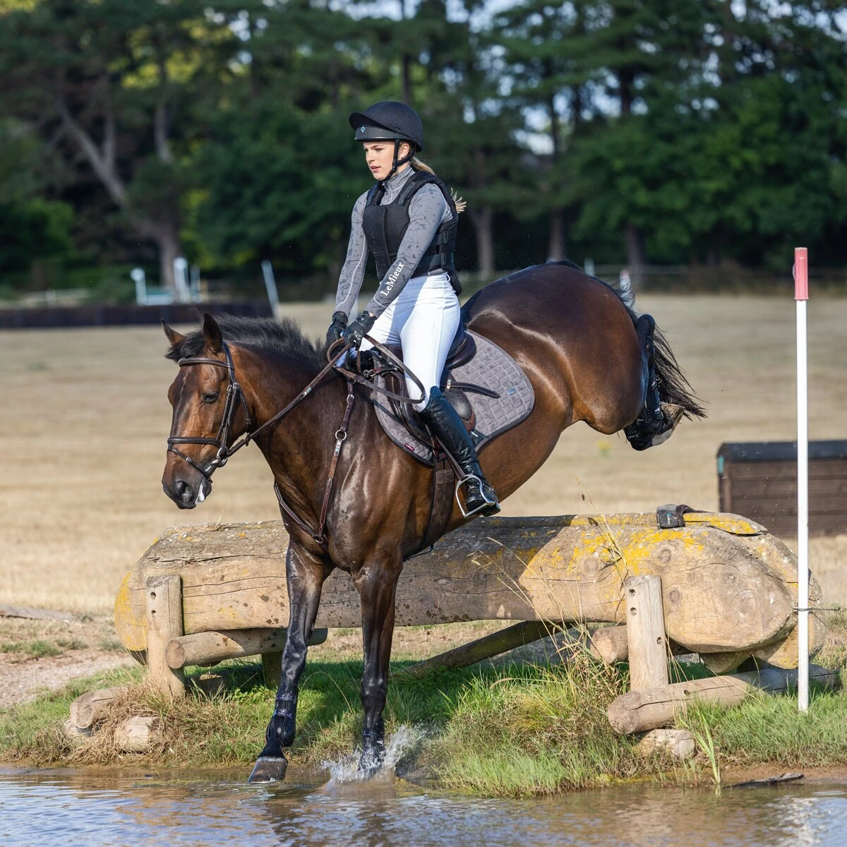 Airowear Outlyne II Protective Vest 6 Airowear Outlyne II Protective Vest - Image 6